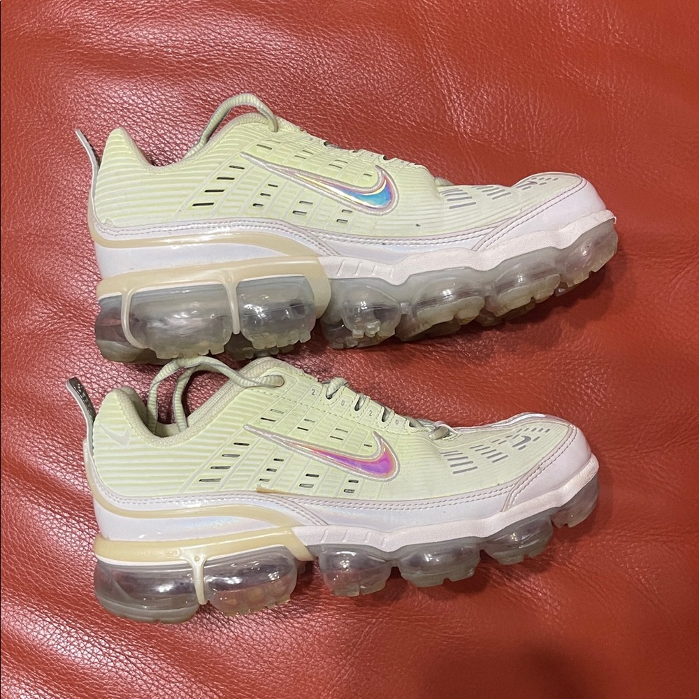 Nike Kids Sneakers - Light Green and White